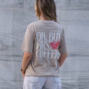 Camiseta Coffee First Oversize: imagen 5