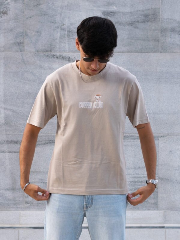 Camiseta Coffee First Oversize