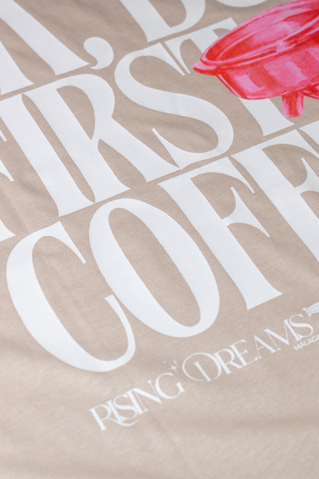 Camiseta Coffee First Oversize: imagen 3
